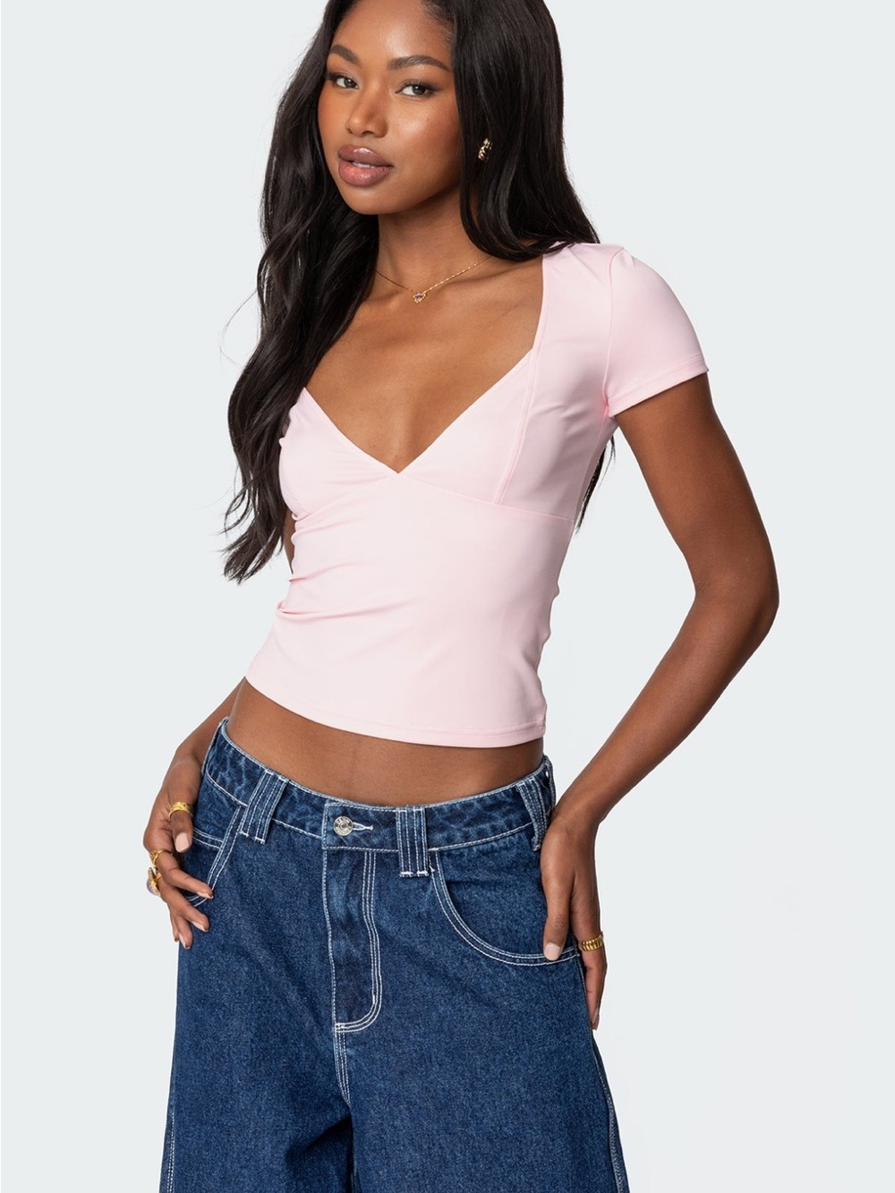 Edikted Light Pink V-Neck Short Sleeve Crop Top